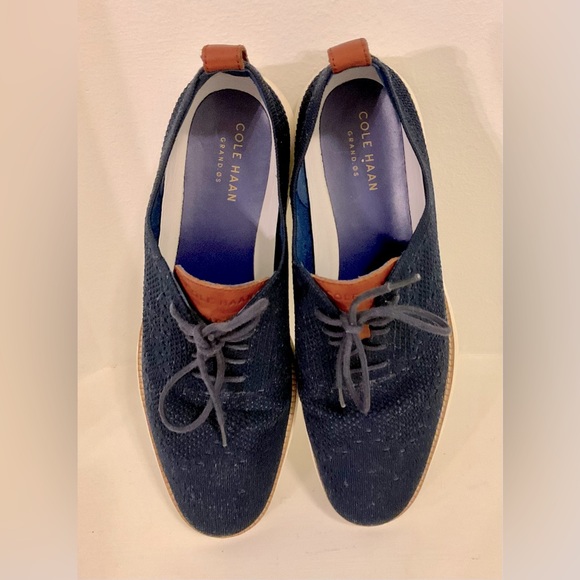 Cole Haan Men\'s Blue knit shoes. with leather overlays Size 11.5M.